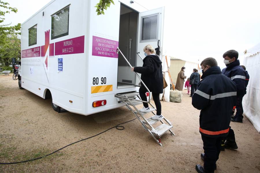 En Francia detectan tres casos de Covid-19 con variante india