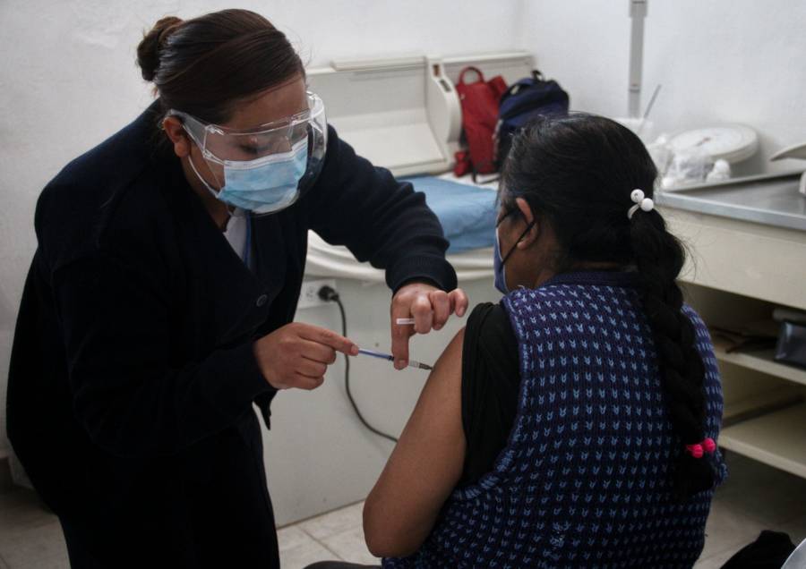 Vacunación en adultos de 50 a 59 años, comenzará en cuatro alcaldías de la CDMX