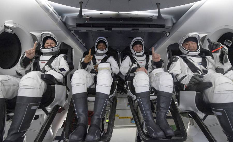 Nave de SpaceX con cuatro astronautas de la ISS, regresa a la Tierra