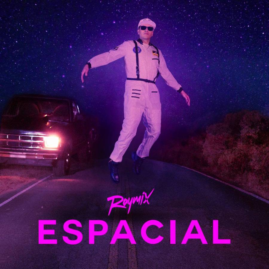 Raymix estrena “Espacial” para hablar del enamoramiento