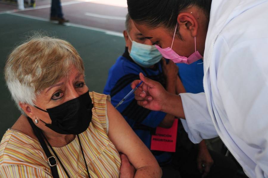 IPN se suma a vacunación contra COVID-19 para adultos de 50  a 59 años