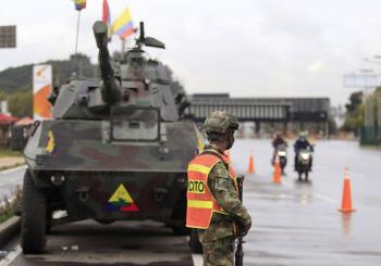 Militarización en calles de Colombia atiza el malestar de las protestas