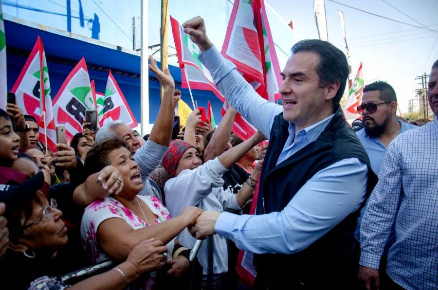 Adrián de la Garza, asegura que Samuel García está apoyado por AMLO