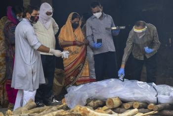 Otra vez, India reporta cifra r&eacute;cord de muertes por Covid-19