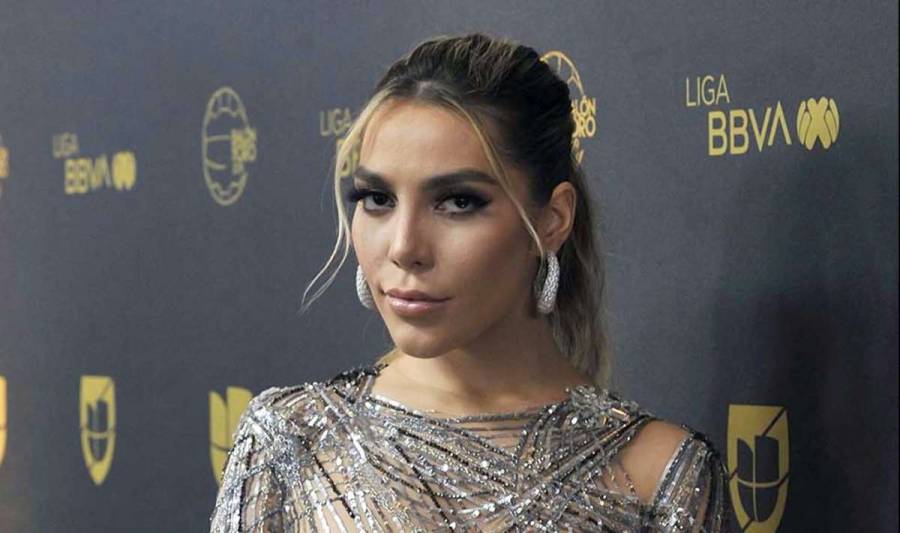 Frida Sof&iacute;a se cambi&oacute; el apellido en Instagram