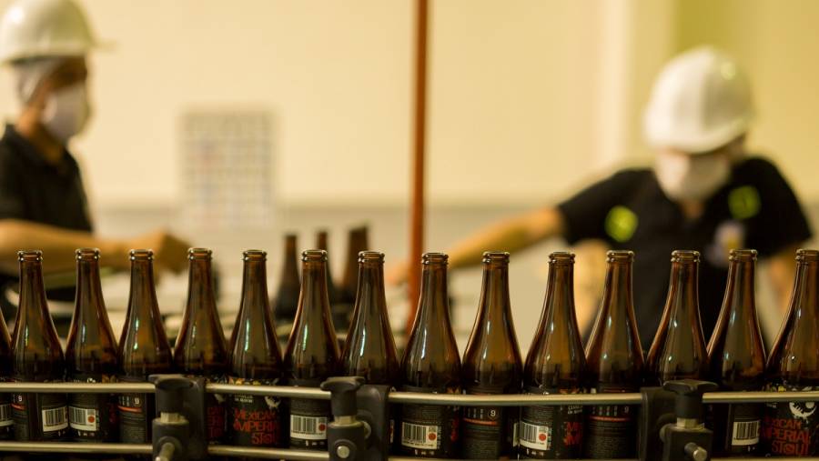 Apoyan cuota fija de IEPS en bebidas alcoh&oacute;licas para evitar evasi&oacute;n