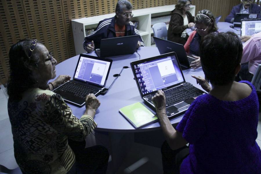 SNTE logra canasta básica digital para académicos politécnicos