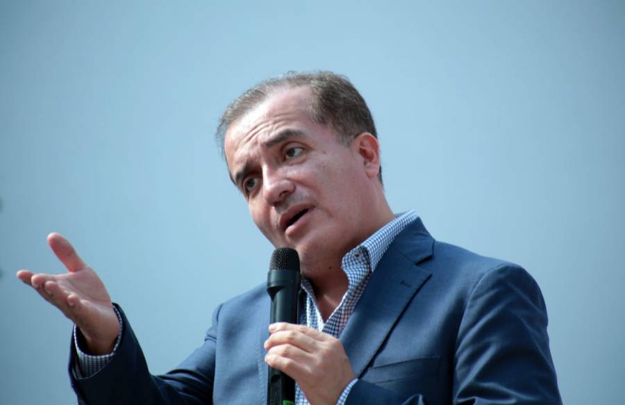 NO ES ILEGAL, DICE LUIS CARLOS GALDE SOBRE REPARTO DE TARJETAS COMO PROPAGANDA EN NUEVO LEÓN