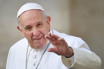Papa Francisco respalda suspensi&oacute;n temporal de patentes de vacunas contra COVID-19