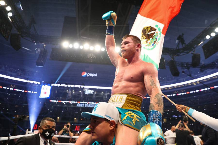 “Canelo” Álvarez doblega a Billy Joe Saunders y es triple campeón supermediano