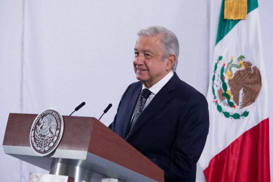 AMLO convierte mañanera en Festival de Día de las Madres