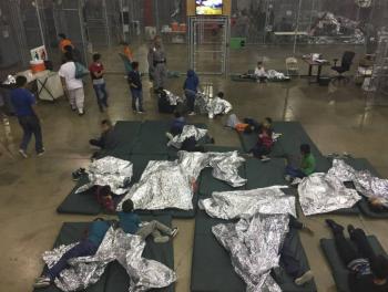 Alertan hacinamiento de menores migrantes en albergues de EEUU