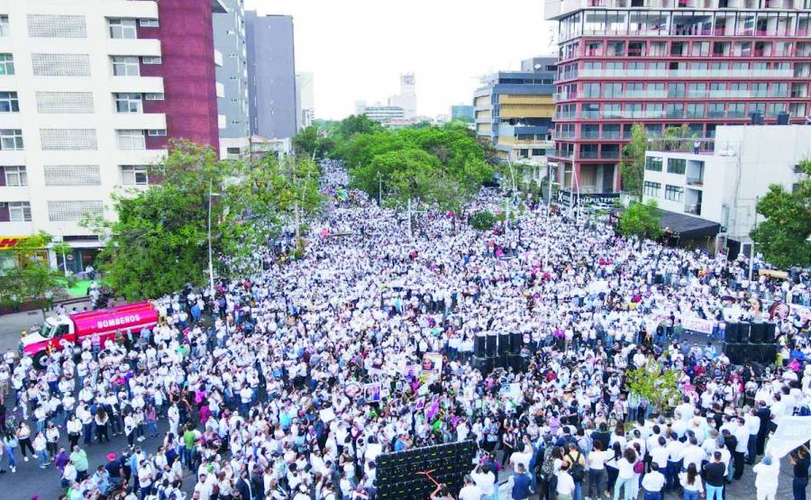 Marchan en Guadalajara para exigir justicia por el asesinato de 3 hermanos