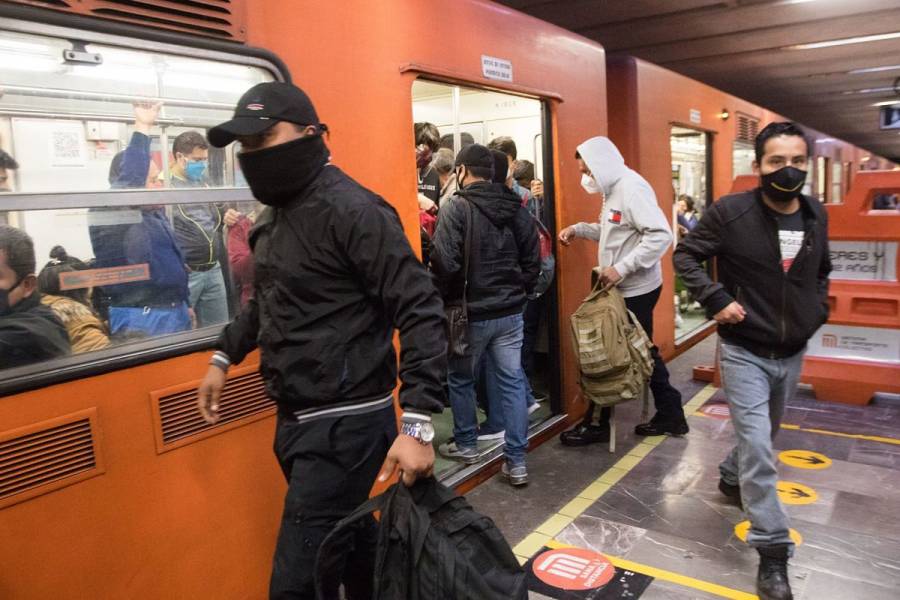 Usuario del Metro muere tras arrojarse a v&iacute;as de la estaci&oacute;n Coyuya