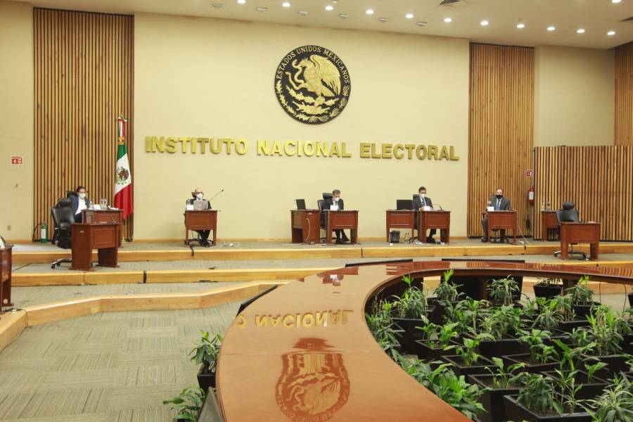 Selecciona INE muestra para verificar medidas de seguridad en documentación electoral