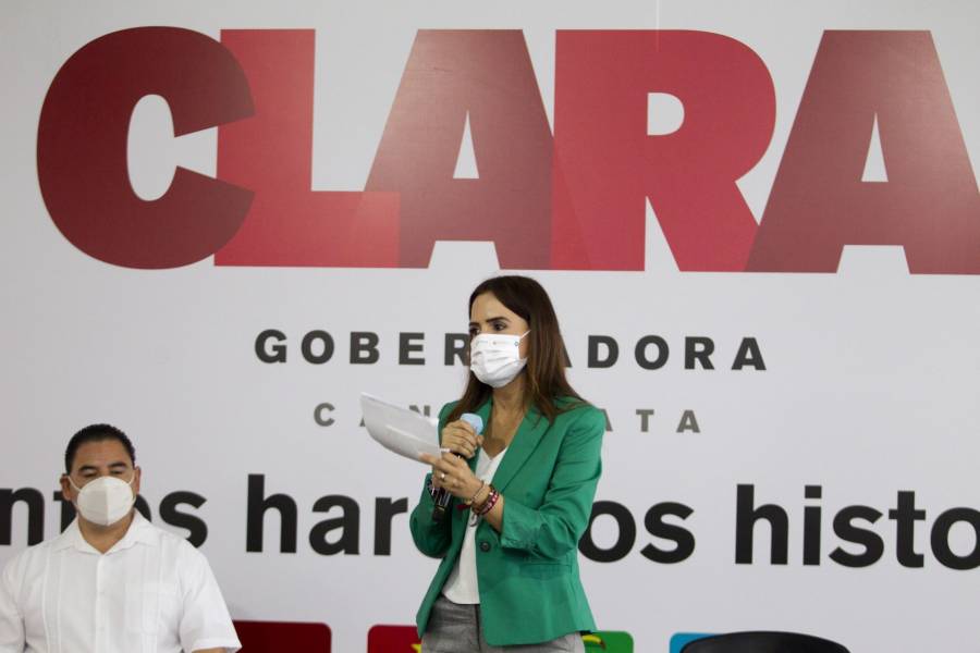 Clara Luz Flores presenta al candidato morenista para Monterrey, se trata de Felipe de Jesús Cantú