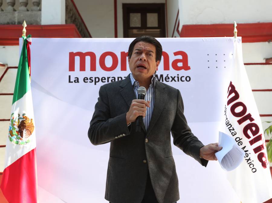 Mario Delgado exige al INE no prejuzgar a De la Garza por entrega de tarjetas