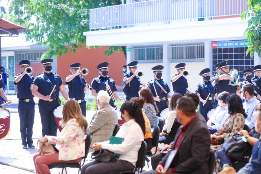 Docentes son reconocidos por su labor destacada durante la pandemia de Covid-19