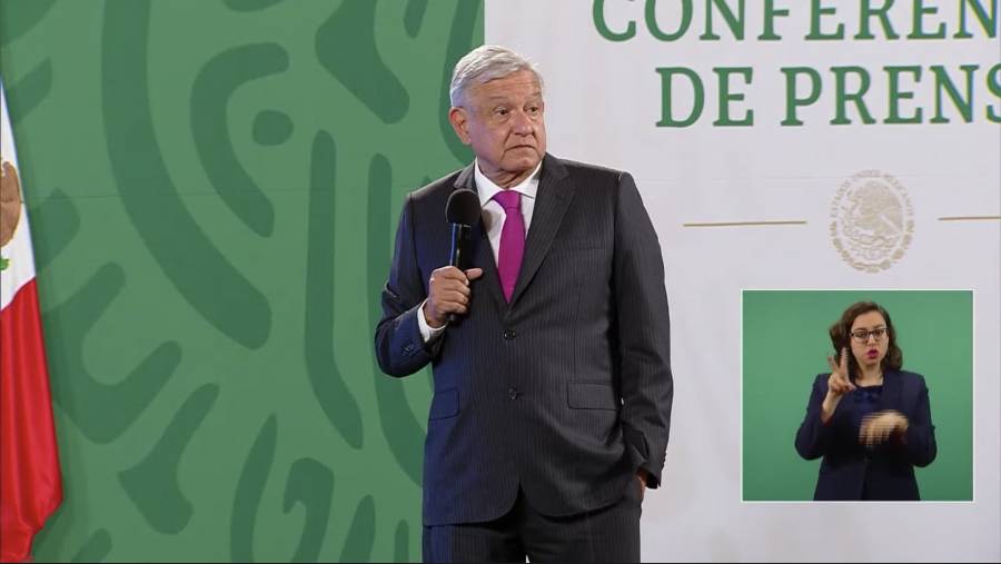 AMLO corrige: Grupo Imagen tiene la concesión no de uno, sino de dos penales