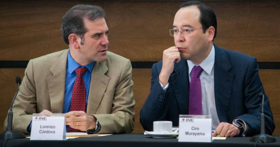 Criticó AMLO a Córdova y Murayama por utilizar criterios distintos ante la compra de votos por el uso de tarjetas