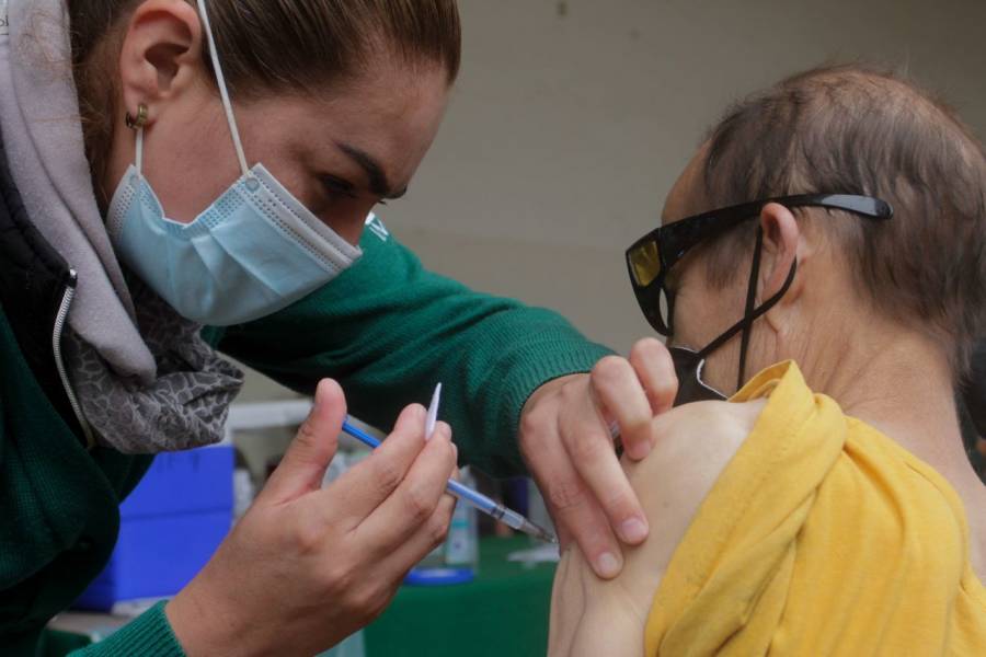 Estas son las sedes para la vacunación de docentes en la CDMX