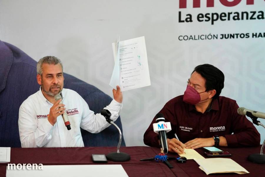 Acusan a gobernador de Michoacán de amenazar a morenistas