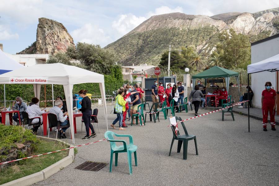 Italia seguir&aacute; confinada hasta el 21 de junio; relajar&aacute; progresivamente restricciones sanitarias