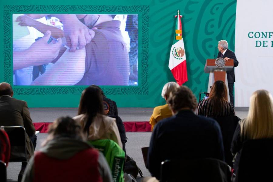 En octubre esperan terminar con vacunación en México, informa AMLO