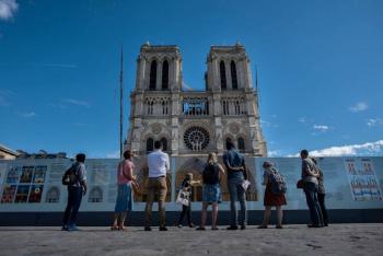 Cierran plaza de Notre Dame por alta concentraci&oacute;n de plomo