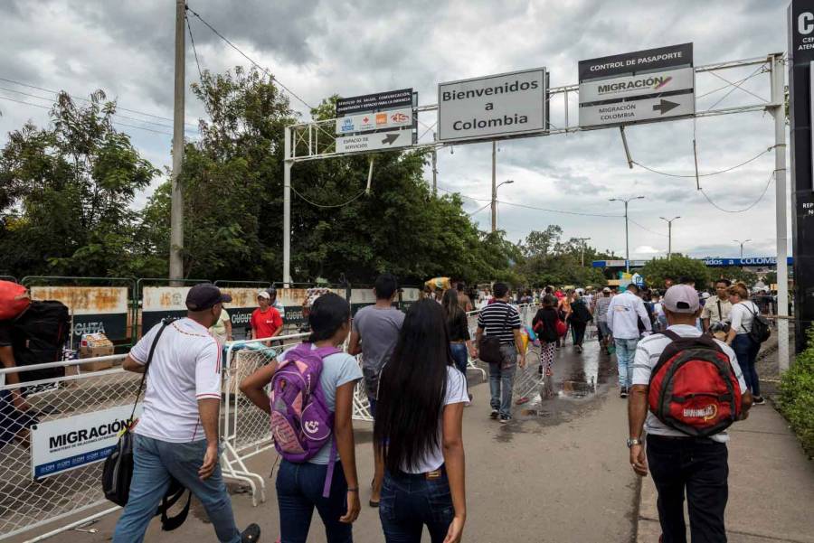 Colombia reabre fronteras cerradas por pandemia