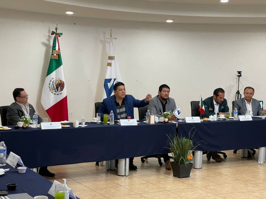 Se reúne Ricardo Gallardo Cardona con empresarios de la Canaco