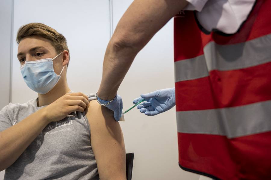 Detectan en EEUU problemas cardiacos en jóvenes que recibieron la vacuna antiCovid de Pfizer
