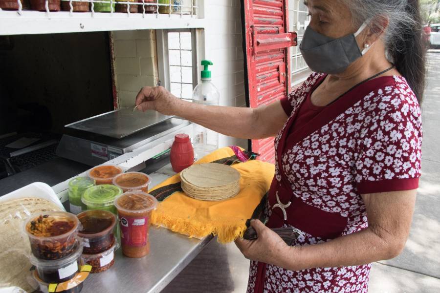 Acusan a acaparadores de maíz como responsables del incremento al precio de la tortilla  