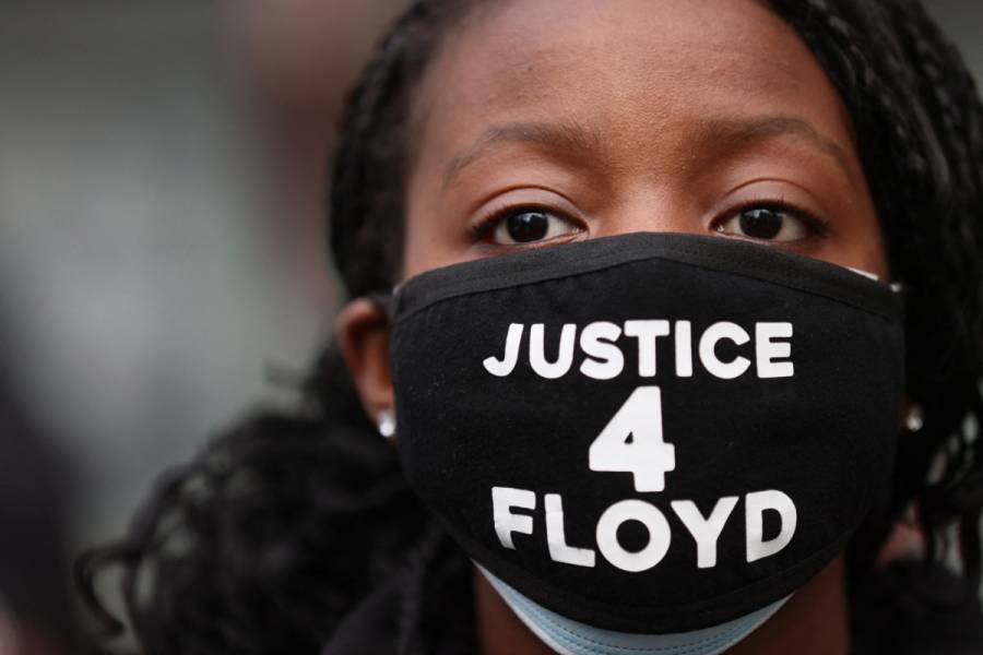A un año de su muerte, marchan en homenaje a George Floyd en Minneapolis