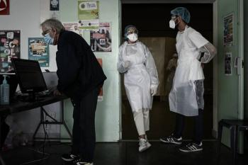 Francia reporta menos de 10 mil contagios de Covid-19