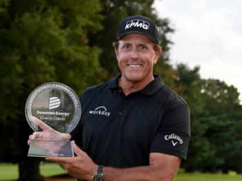 Phil Mickelson entra en la historia del golf con &eacute;pico triunfo en Campeonato de la PGA