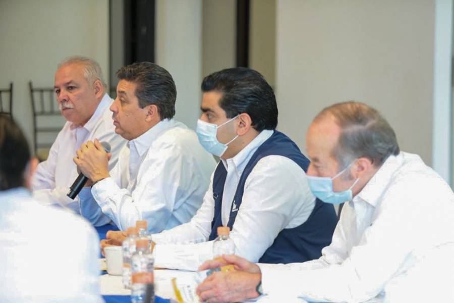 Reaparece gobernador de Tamaulipas; encabeza reunión con su gabinete