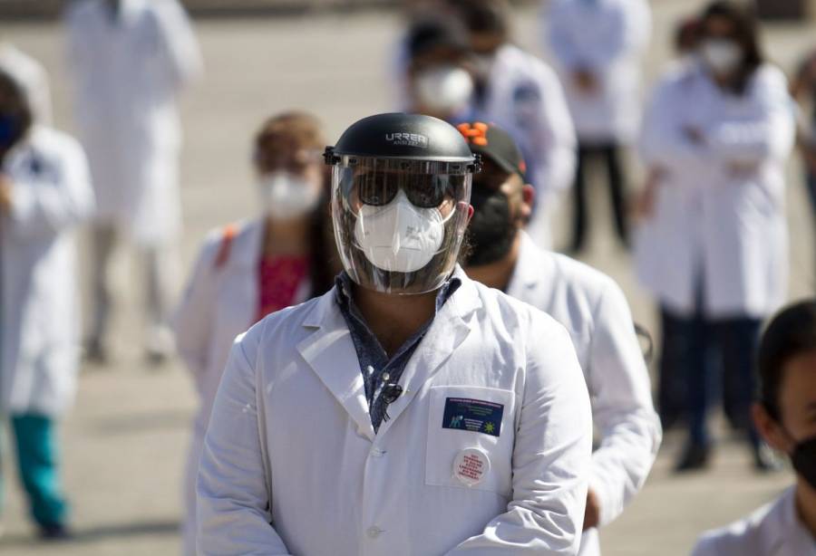Al menos 115 mil trabajadores sanitarios murieron de COVID-19: OMS