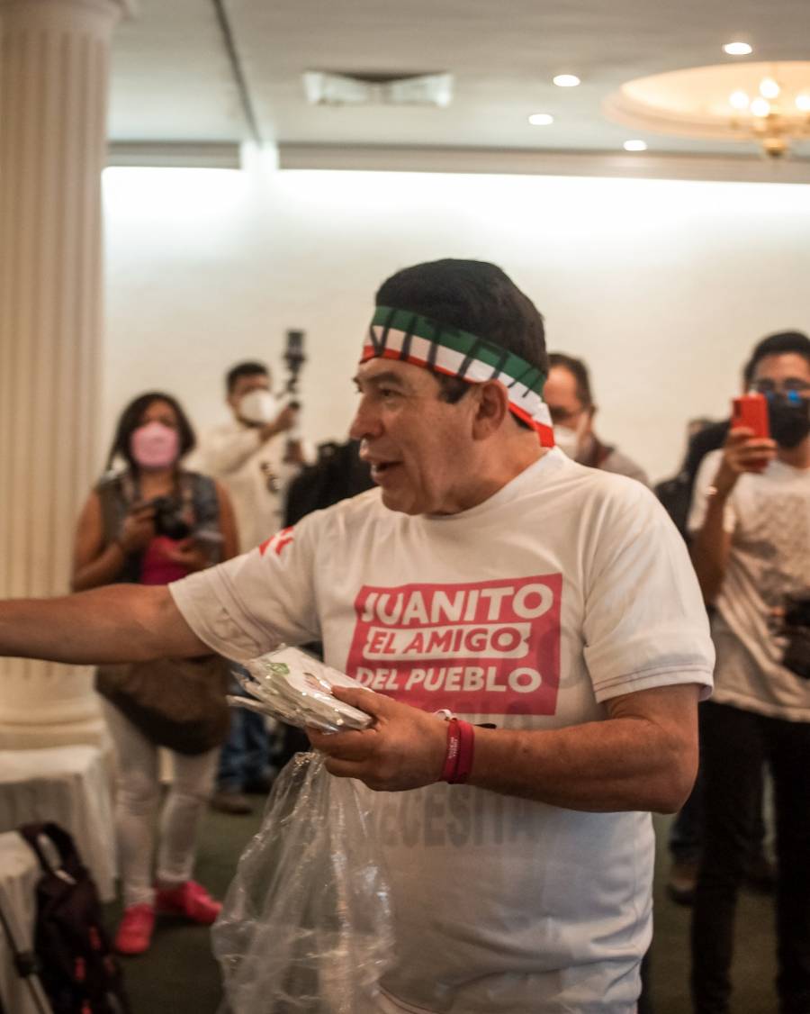 Regresa “Juanito” a la pol&iacute;tica, va por la alcald&iacute;a de Iztapalapa