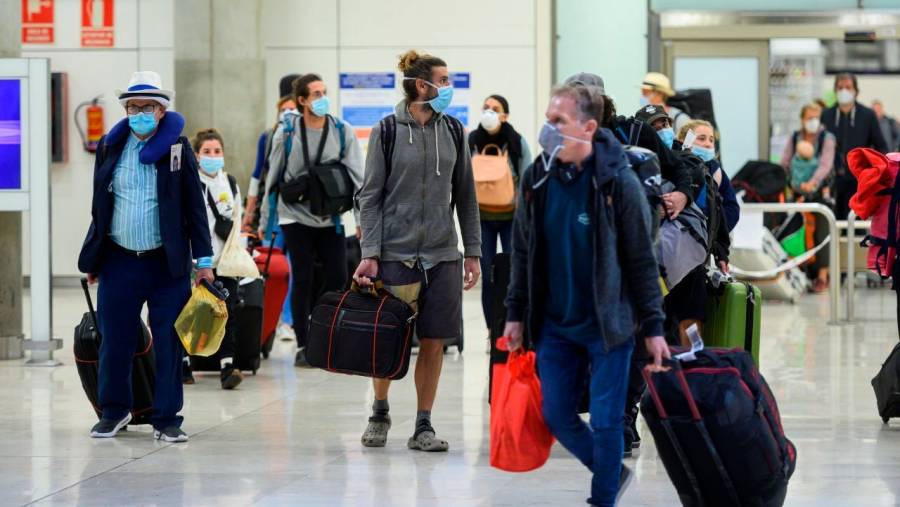 Francia impondrá una cuarentena a viajeros provenientes de Reino Unido