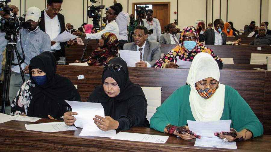 Somalia anuncia celebraci&oacute;n de elecciones en 60 d&iacute;as