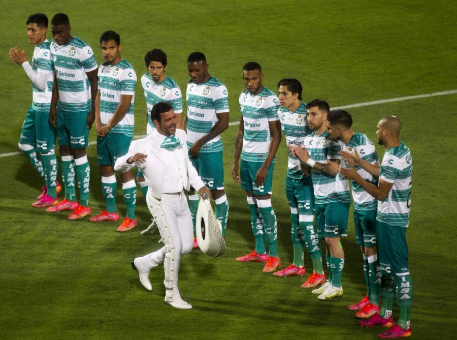Gobernaci&oacute;n se pronuncia, tras fallos de Pablo Montero al cantar el Himno Nacional