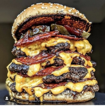 En D&iacute;a de la Hamburguesa, Carls Jr, Burger King y JJ Burgers ofrecen s&uacute;per ofertas