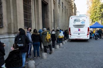 Aprueba EMA vacuna de BioNTech/Pfizer en personas de 12 a 15 a&ntilde;os