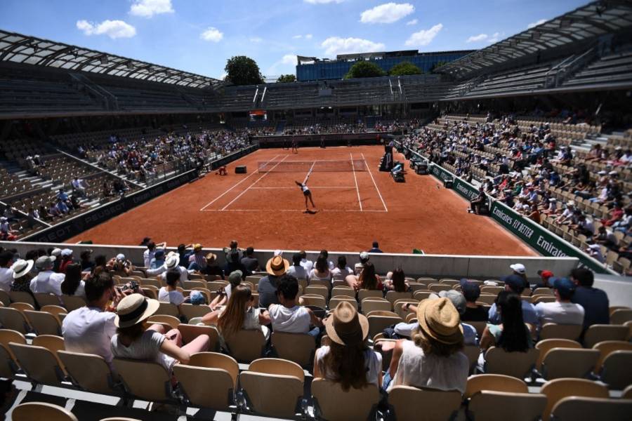 Por toque de queda, el Roland Garros invita al público a abandonar las instalaciones