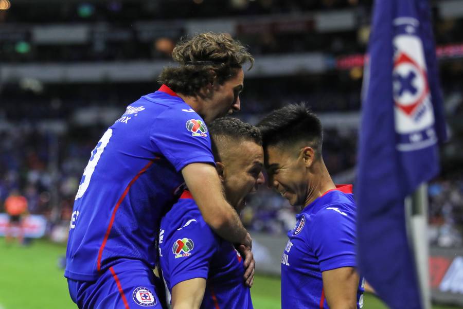AMLO felicita al Cruz Azul por ganar la Liga MX