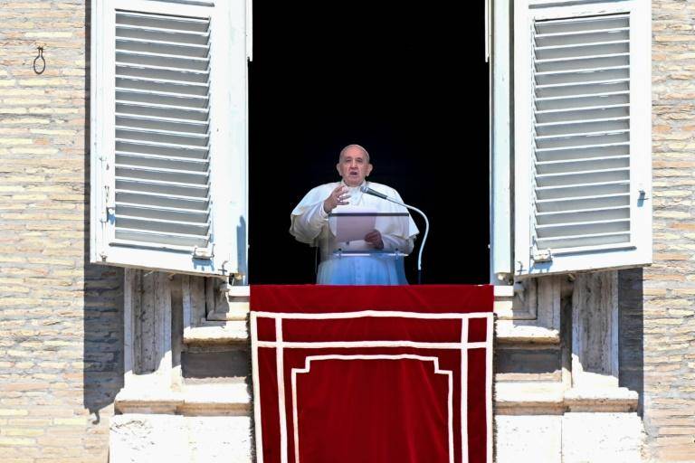 Papa Francisco invita a líderes cristianos libaneses a cumbre en el Vaticano