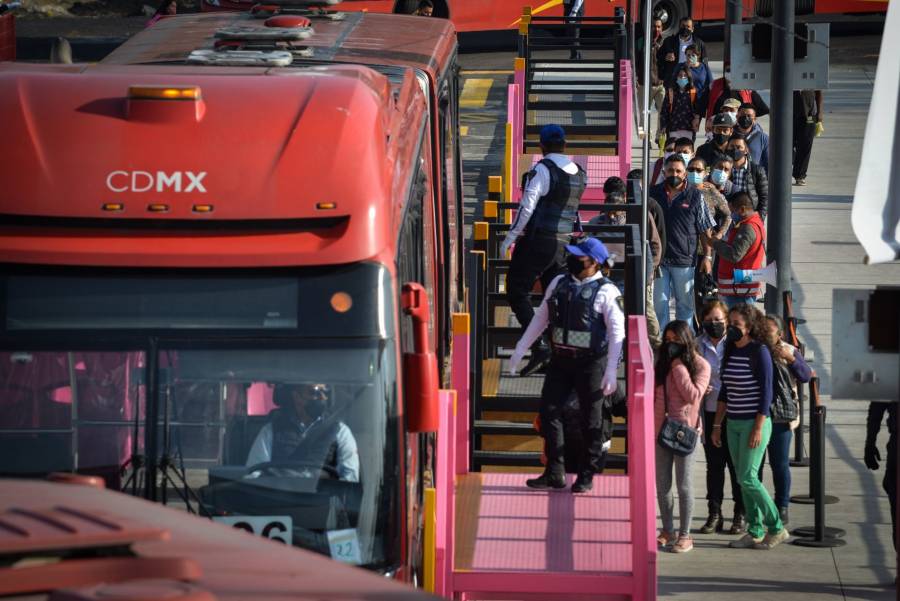 Autoridades facilitan acceso para personas en sillas de ruedas en servicio emergente Tláhuac-Atlalilco