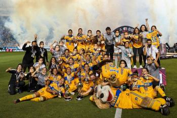 Tigres hace historia al coronarse bicampe&oacute;nas de la liga femenil