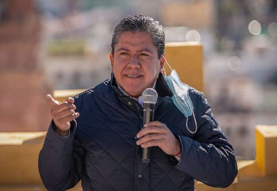 David Monreal firma pacto de austeridad por la transformación de Zacatecas